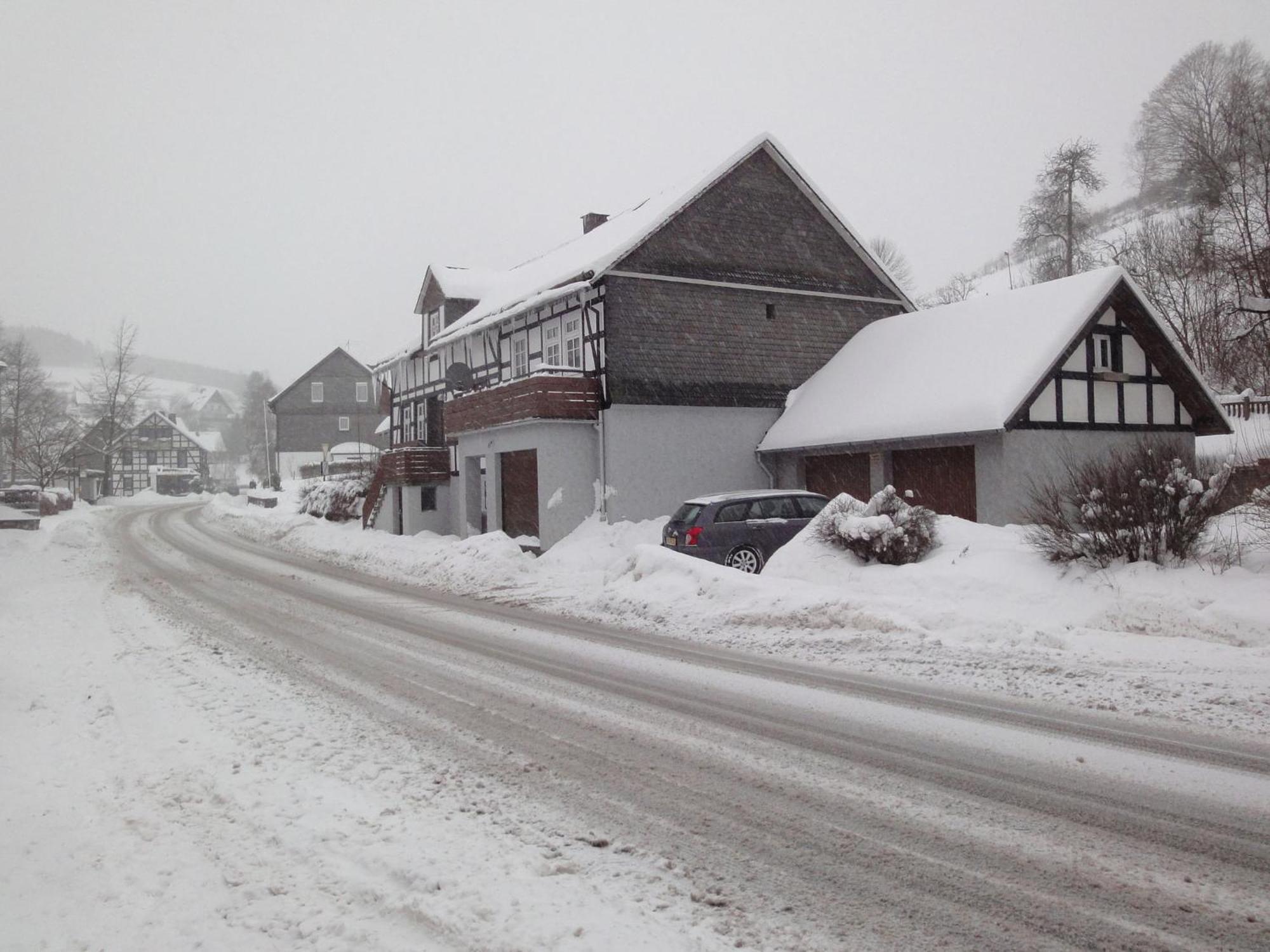 Cozy Holiday Home With Wifi In Hochsauerland Elpe Esterno foto