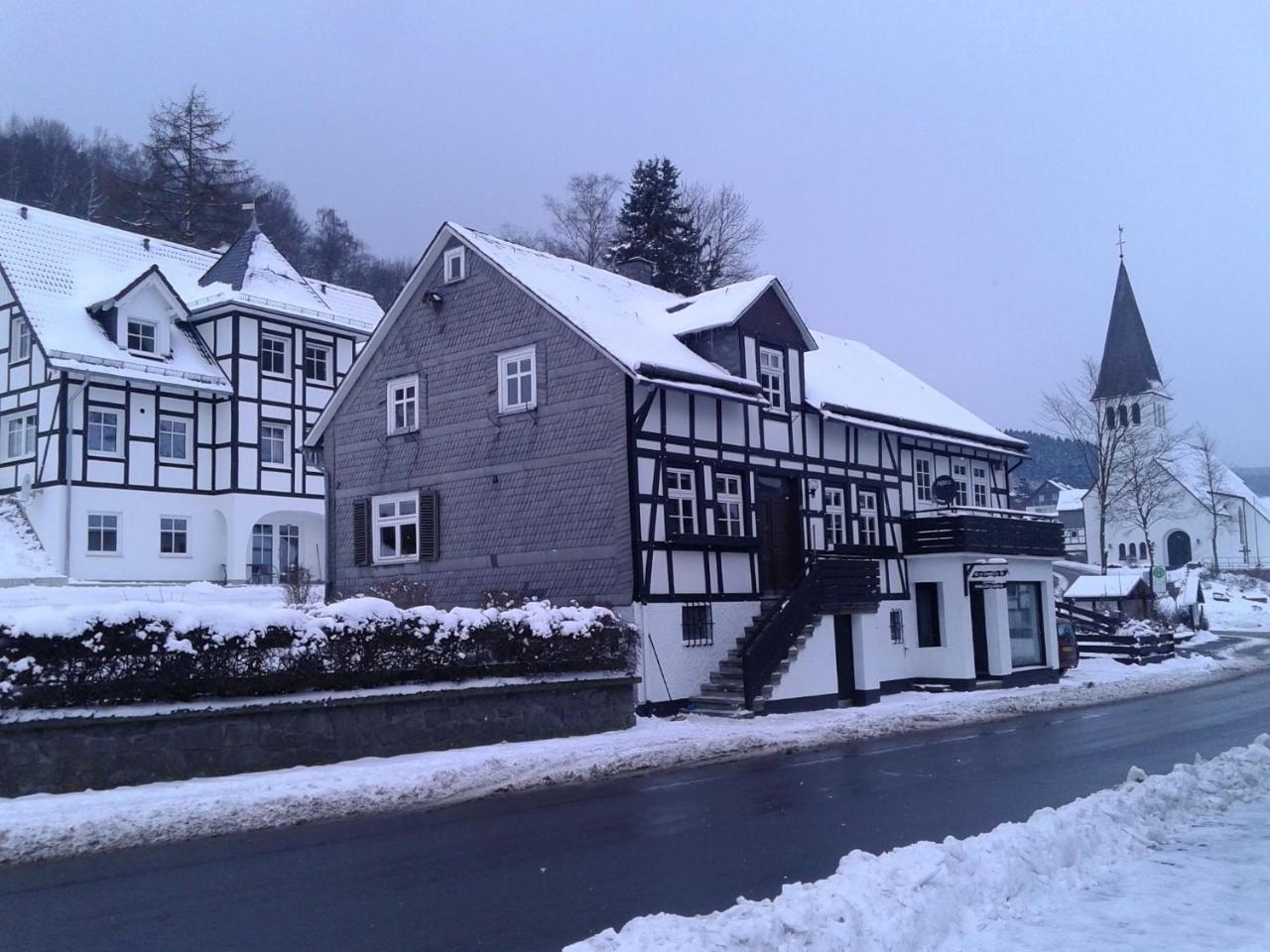Cozy Holiday Home With Wifi In Hochsauerland Elpe Esterno foto